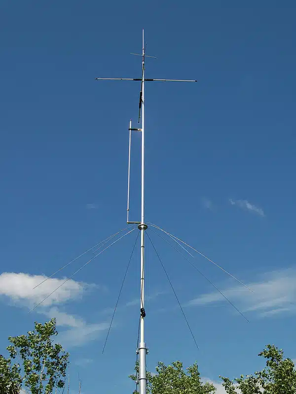Antena vertical MA6V HF 6-10-12-15-17-20 m.