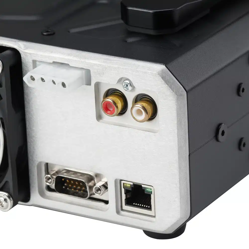 Transceptor SDR HF+ 6m 100W + ATU G7250 Transceptor SDR HF+ 6m 100W + ATU G7250